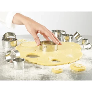 Boîte de 14 découpoirs ronds lisses en inox  2 à 11 cm Mathon